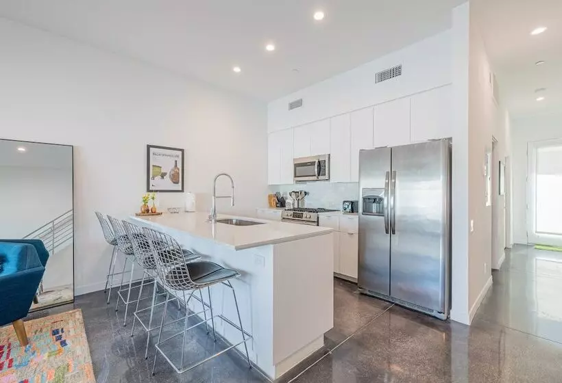 Zanjero By Avantstay Mins From Downtown Palm Springs Private Terrace, Shared Pool