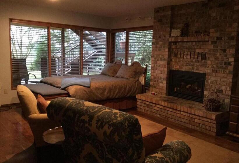 A Cascade View Bed And Breakfast