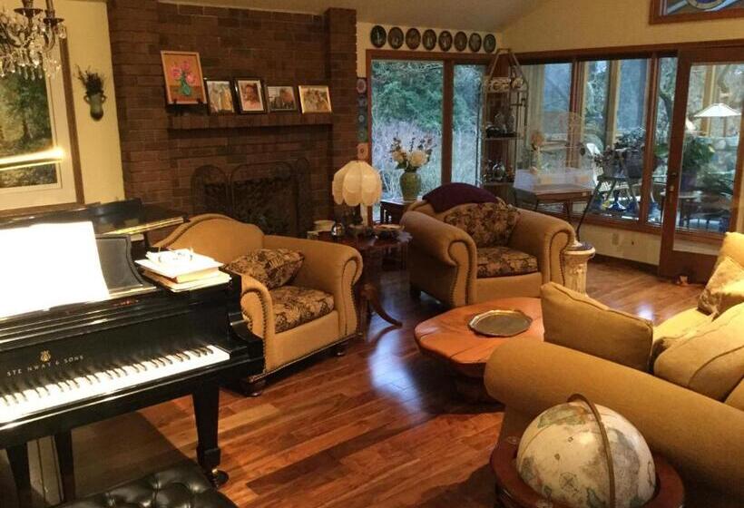 A Cascade View Bed And Breakfast