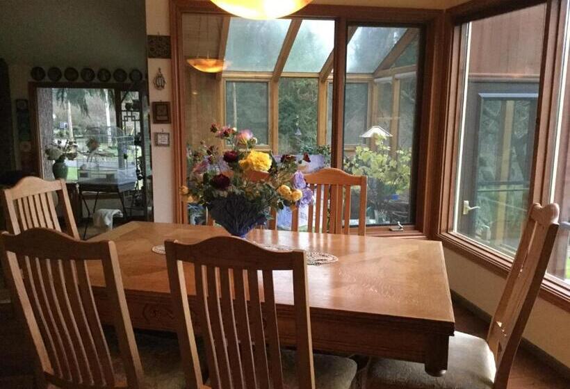 A Cascade View Bed And Breakfast