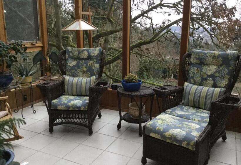 A Cascade View Bed And Breakfast