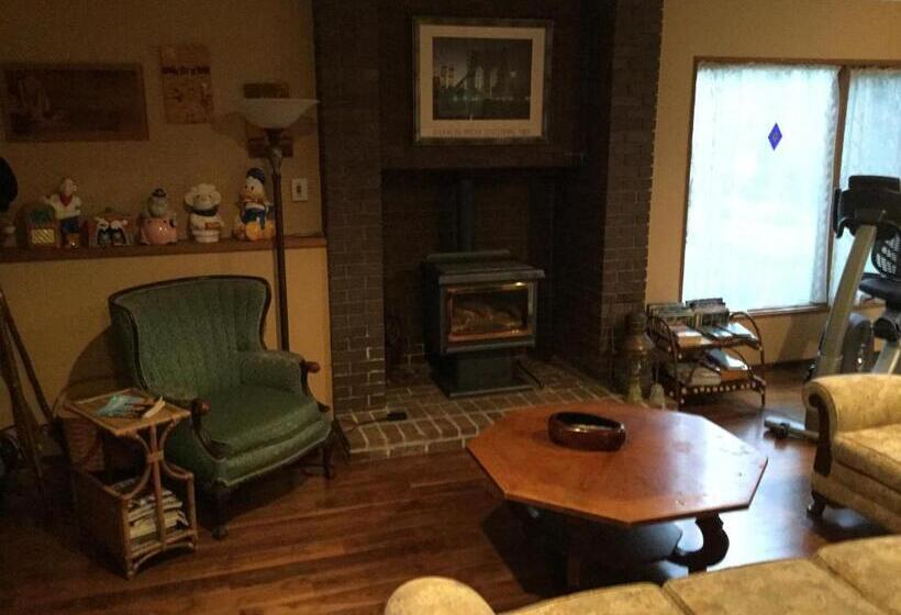 A Cascade View Bed And Breakfast