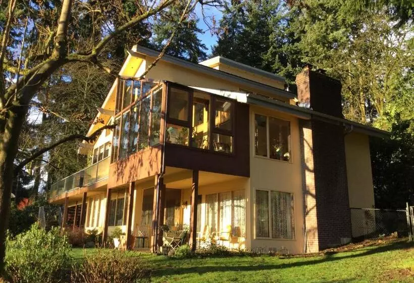 A Cascade View Bed And Breakfast