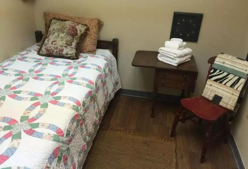 ユースホステル A Place To Stay Rooms