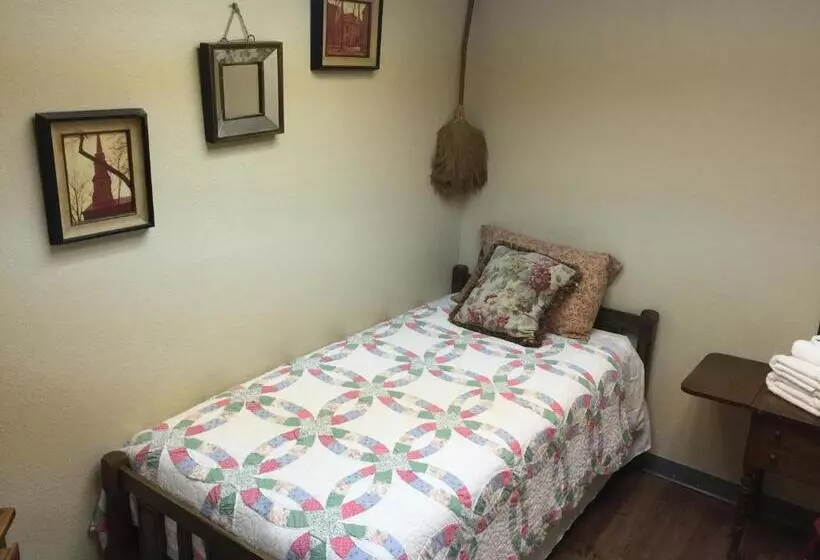 ユースホステル A Place To Stay Rooms