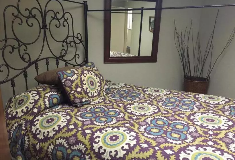 ユースホステル A Place To Stay Rooms