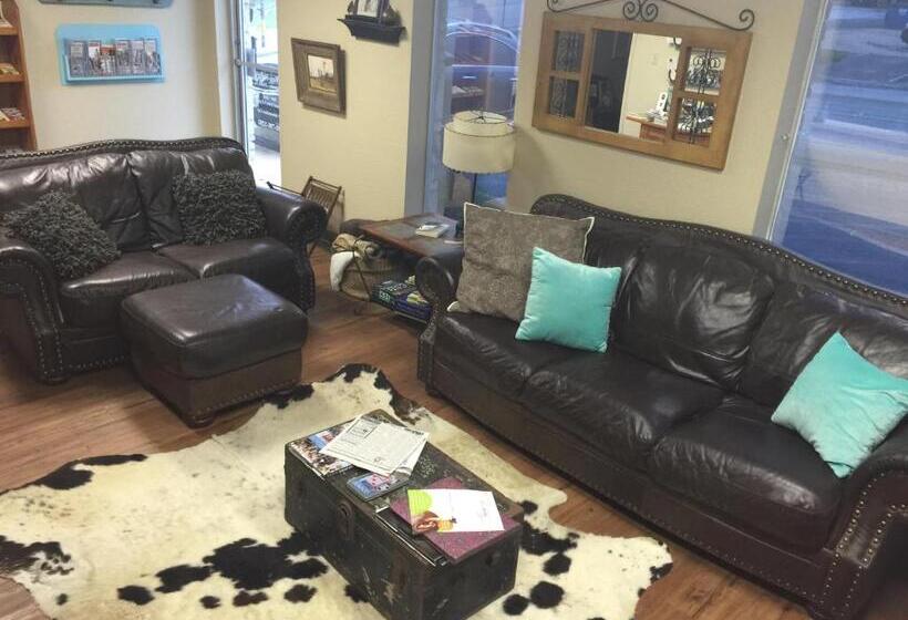 فندق صغير A Place To Stay Rooms