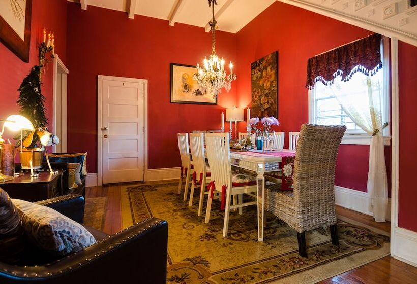 فندق صغير Madame Isabelle's House