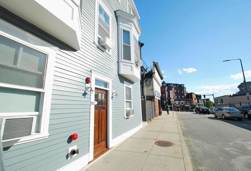 Quarters On Dot By Thatch