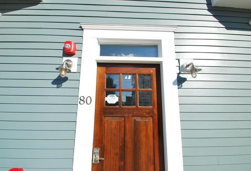 Quarters On Dot By Thatch