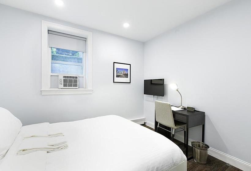 Quarters On Dot By Thatch