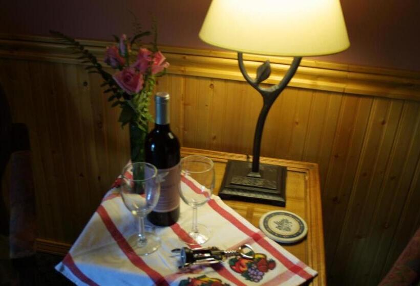 민박 Arden Forest Inn