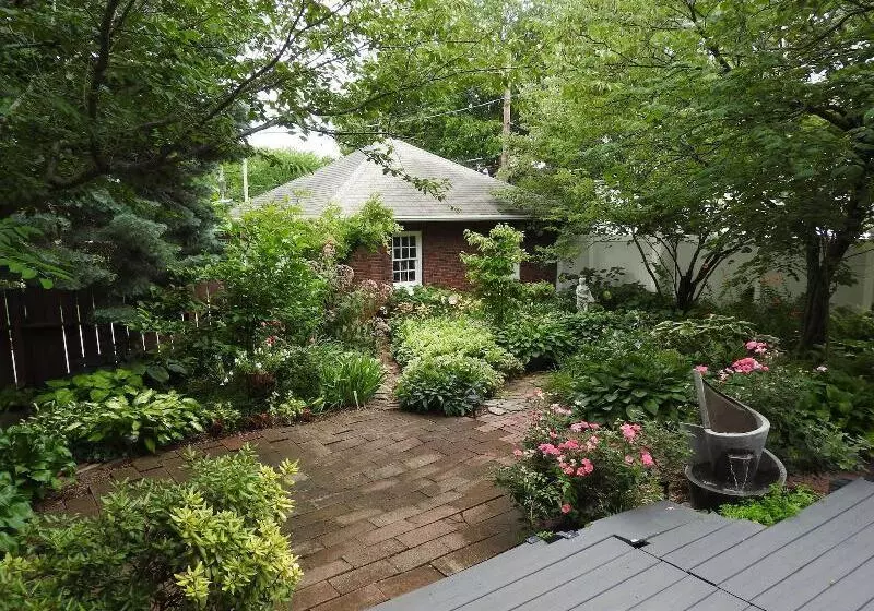 Aamiaismajoitus (B&B) Champaign Garden Inn