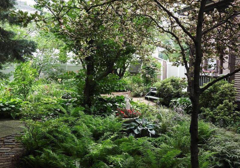 مبيت وإفطار Champaign Garden Inn