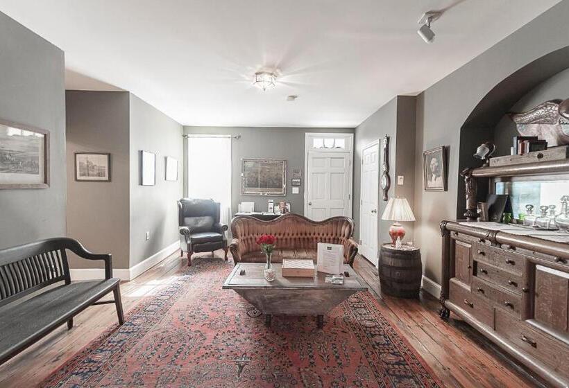 민박 Light Horse Inn