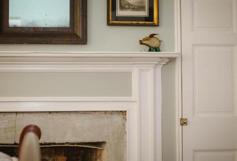 민박 Light Horse Inn