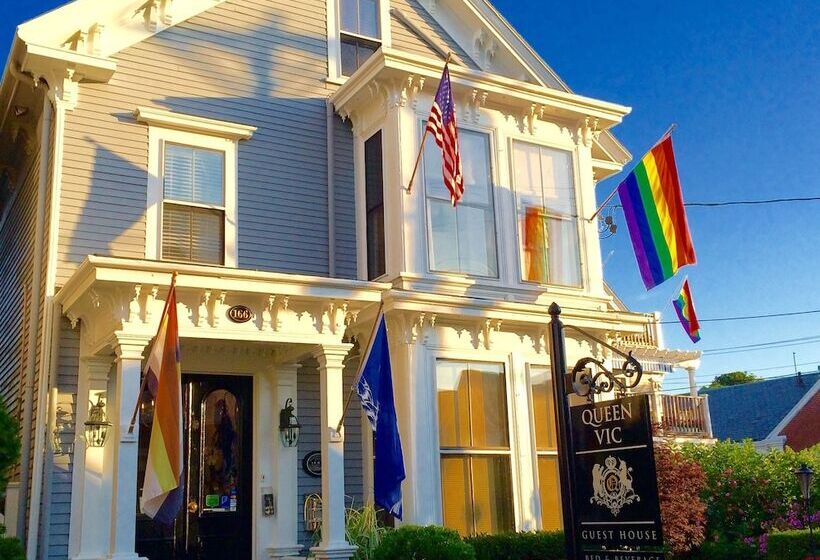 تختخواب و صبحانه Queen Vic Guest House