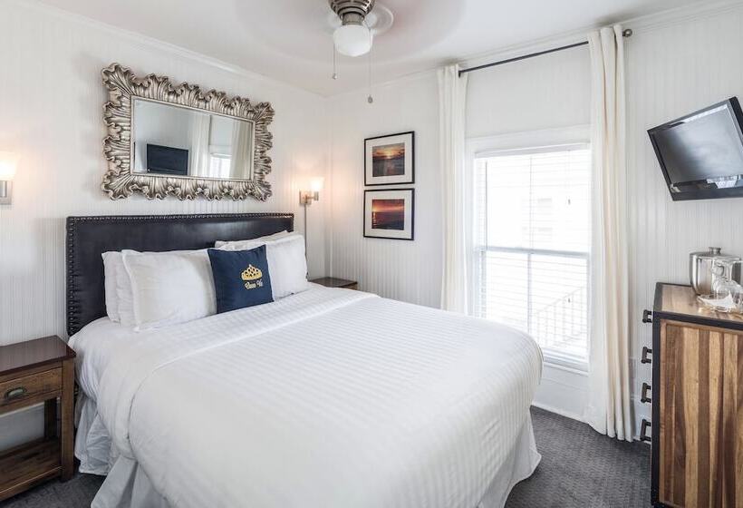 تختخواب و صبحانه Queen Vic Guest House