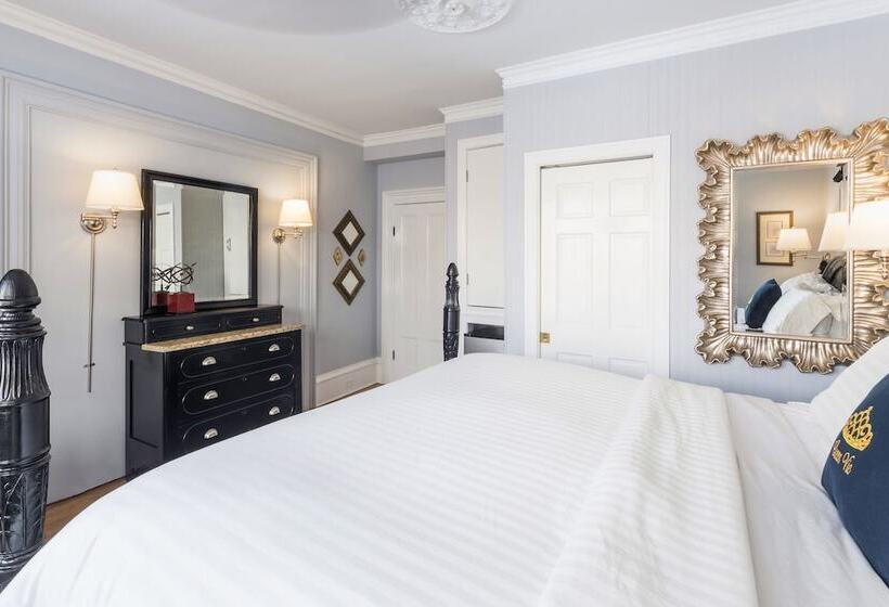 تختخواب و صبحانه Queen Vic Guest House