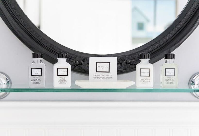 تختخواب و صبحانه Queen Vic Guest House