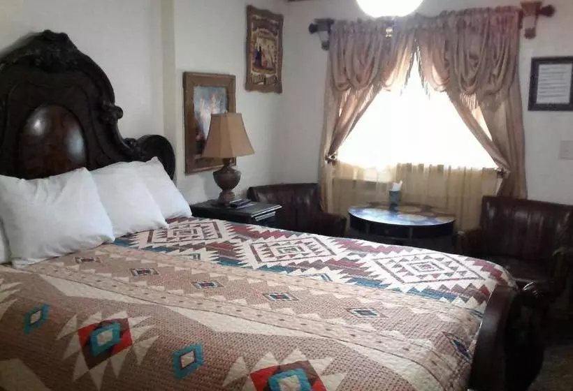 Black Bear Motel