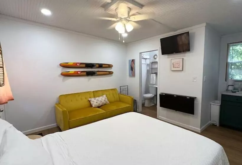 Bluebird Bay Resort
