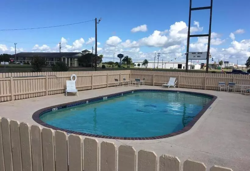 Chaparral Motel