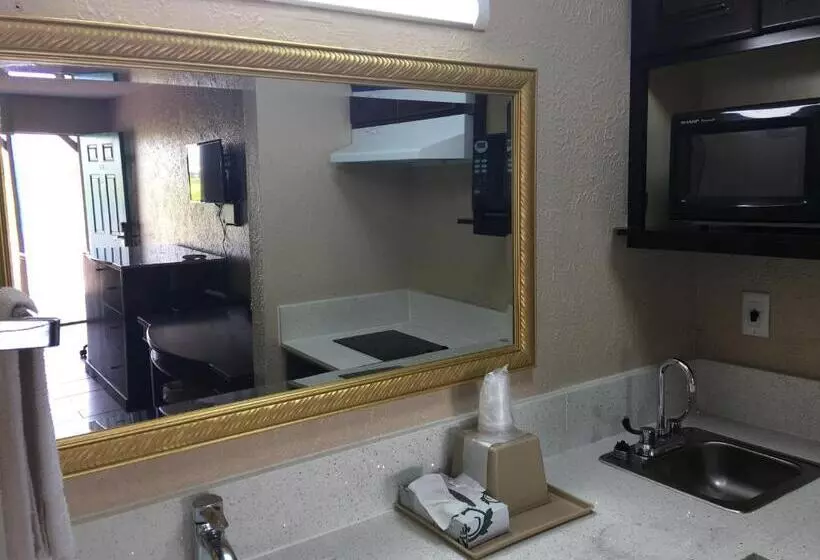Chaparral Motel