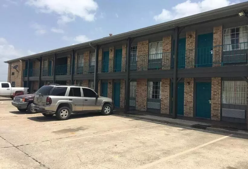 Chaparral Motel