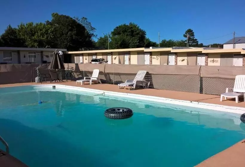 Dogwood Motel