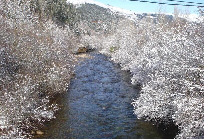 교외 호텔 El Bosque De La Anjana