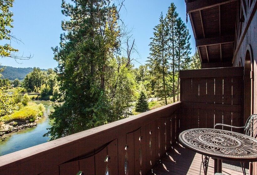 فندق Storybook Riverside Inn