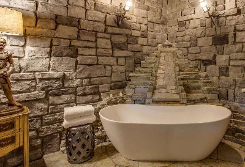 فندق Storybook Riverside Inn