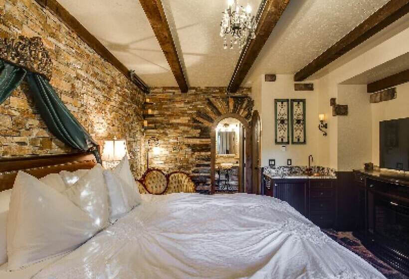 فندق Storybook Riverside Inn