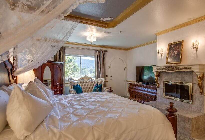 فندق Storybook Riverside Inn