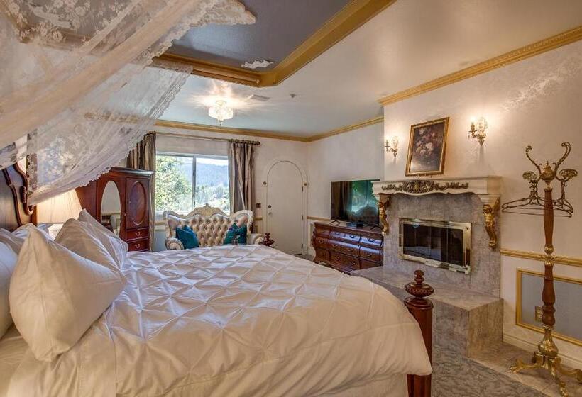 فندق Storybook Riverside Inn