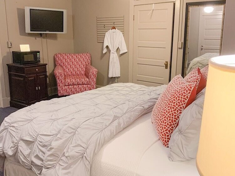 בית מלון כפרי The Loft On The Square