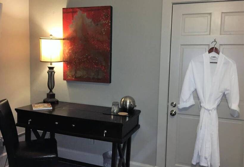 בית מלון כפרי The Loft On The Square