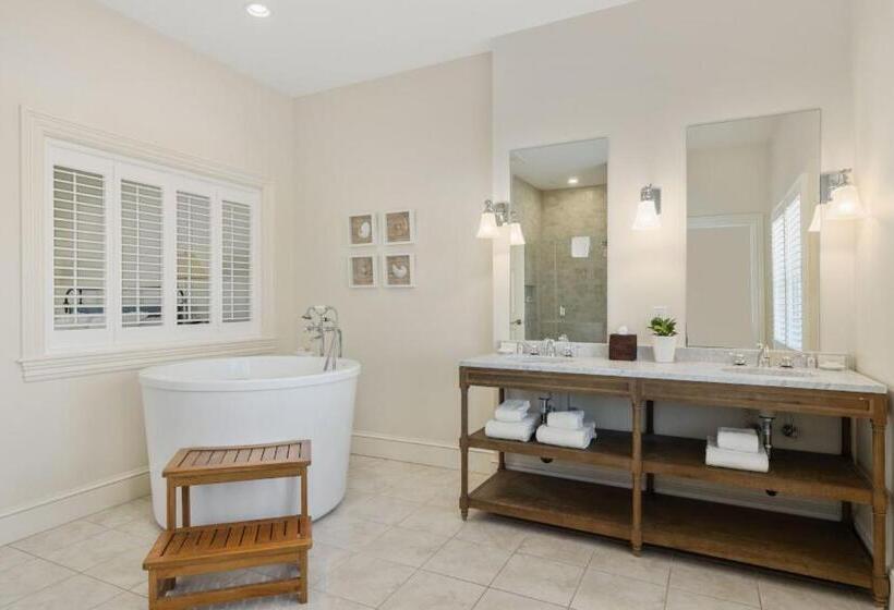 فندق Wychmere Beach Club