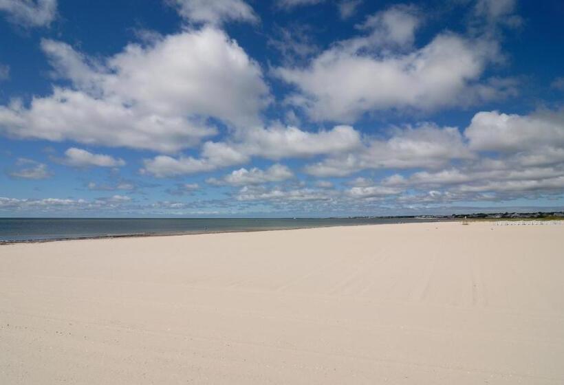 فندق Wychmere Beach Club