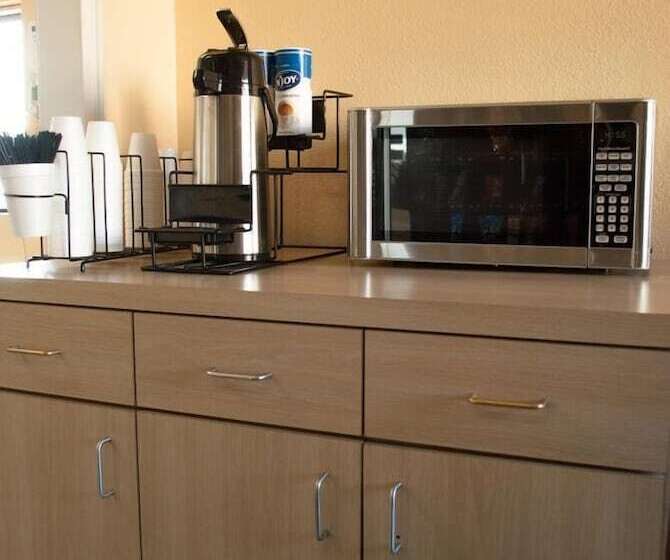 فندق على الطريق Bama Inn