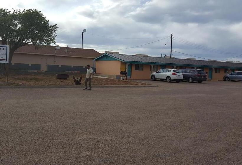 فندق على الطريق Choice Inn