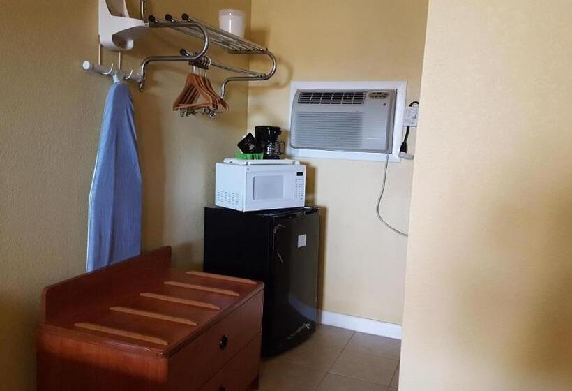 فندق على الطريق Choice Inn