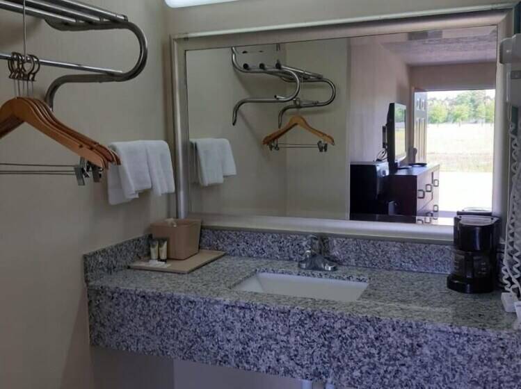 汽车旅馆 Deerfield Inn