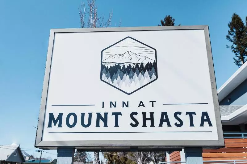 モーテル Inn At Mount Shasta