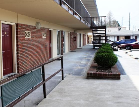 מוטל Speedway Inn