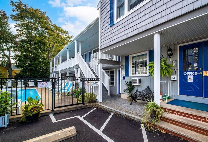 Motel Stage Run By The Sea