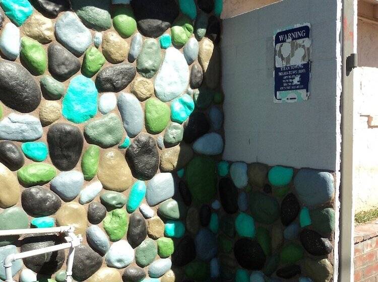 Traveler S Bed & Breakfast Hostel