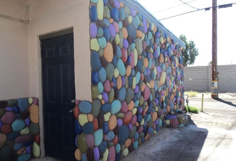 Traveler S Bed & Breakfast Hostel