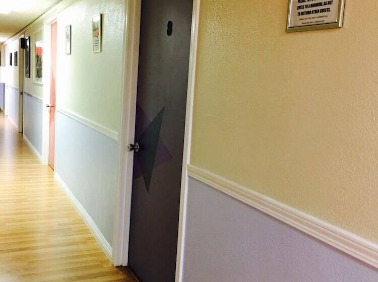 Traveler S Bed & Breakfast Hostel